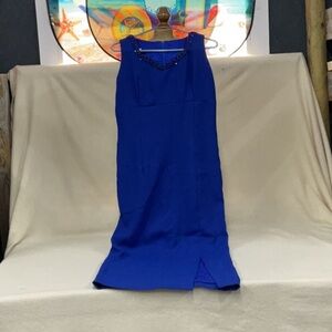 EUC woman’s Helene D Suits Miami sleeveless dress with slit on the left side